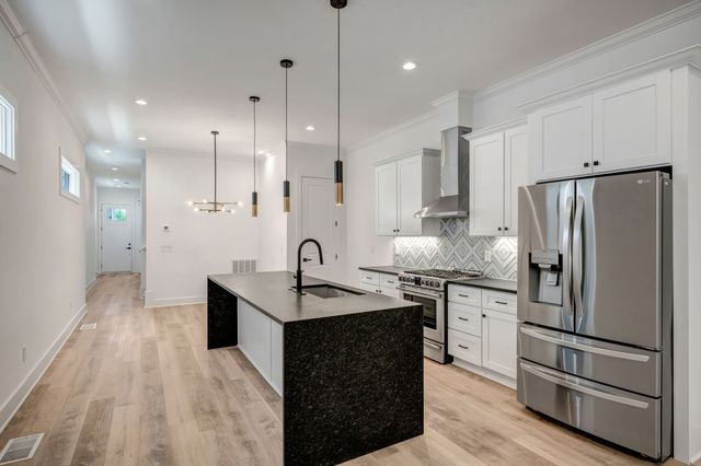 819D Watts Ln, Nashville, TN 37209