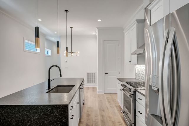 819D Watts Ln, Nashville, TN 37209