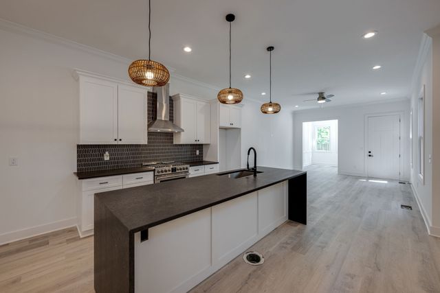 819D Watts Ln, Nashville, TN 37209