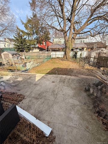88-25 75th Street, Woodhaven, NY 11421