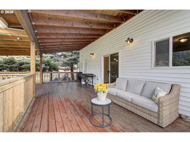 291 METZGER Rd, Carson, WA 98610