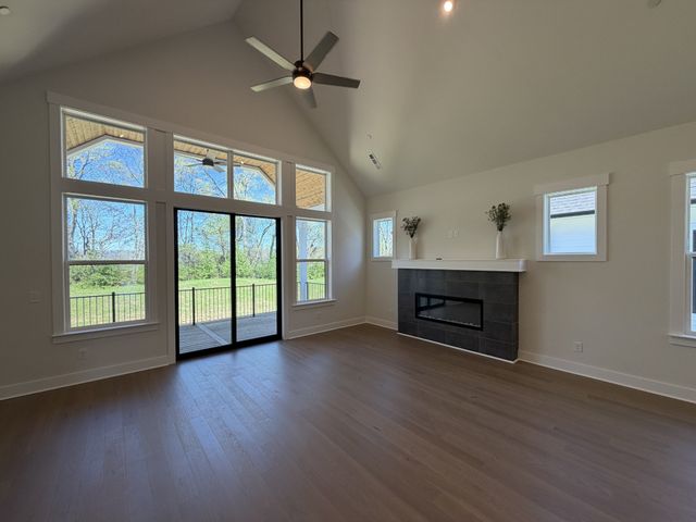 2080 Conductor Ln, Thompsons Station, TN 37179