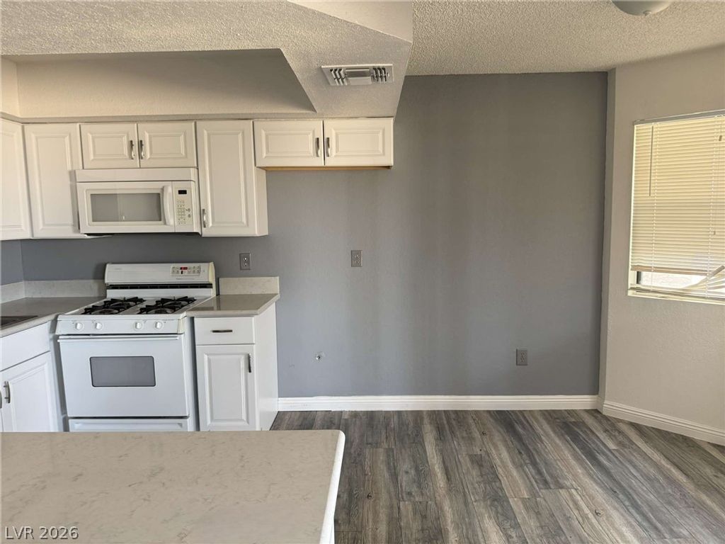 761 Rock Springs Drive 202, Las Vegas, NV 89128 — photo 4