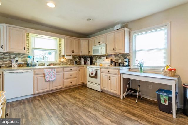 410 ERIE AVE, Penns Grove, NJ 08069