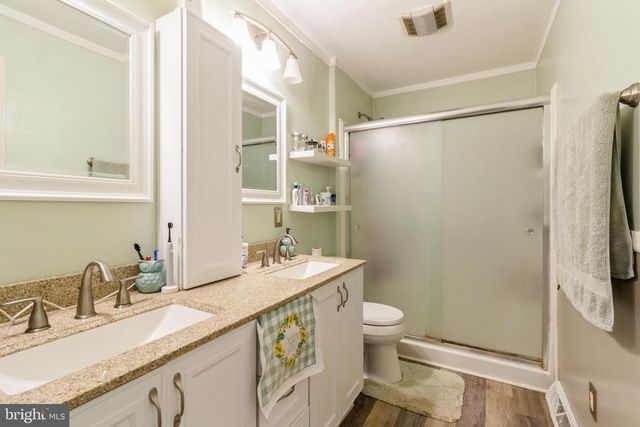 410 ERIE AVE, Penns Grove, NJ 08069