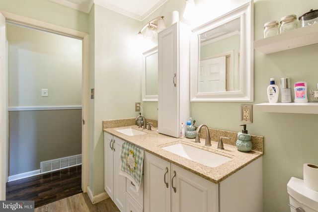 410 ERIE AVE, Penns Grove, NJ 08069