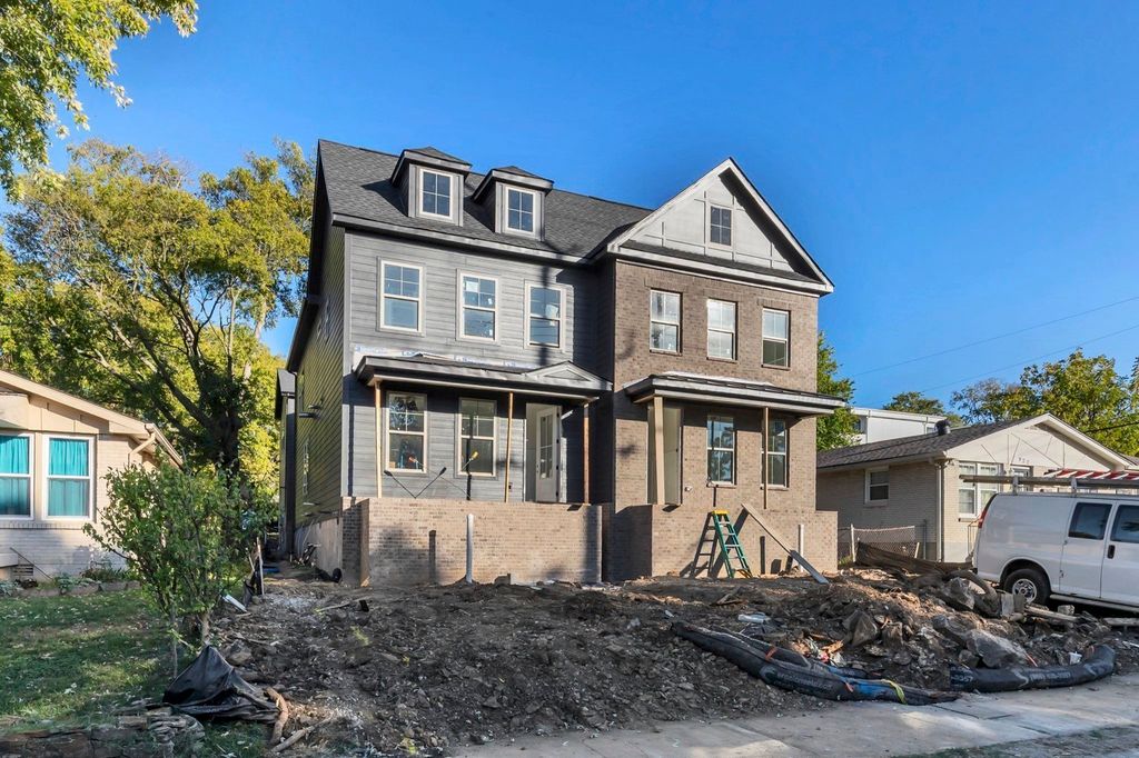 920A 14th Ave, S, Nashville, TN 37212