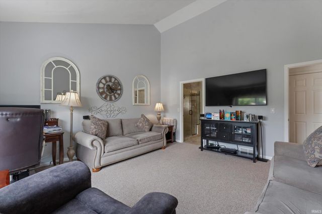 1033 Hermitage Drive, South Bend, IN 46614