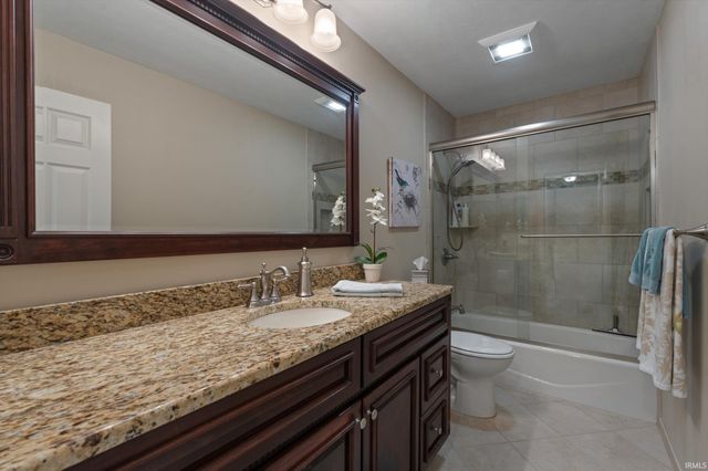 1033 Hermitage Drive, South Bend, IN 46614