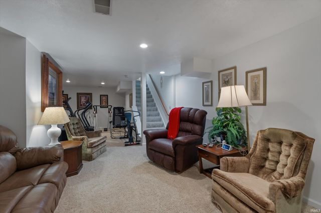 1033 Hermitage Drive, South Bend, IN 46614