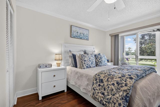 3951 Via Poinciana 209, Lake Worth, FL 33467