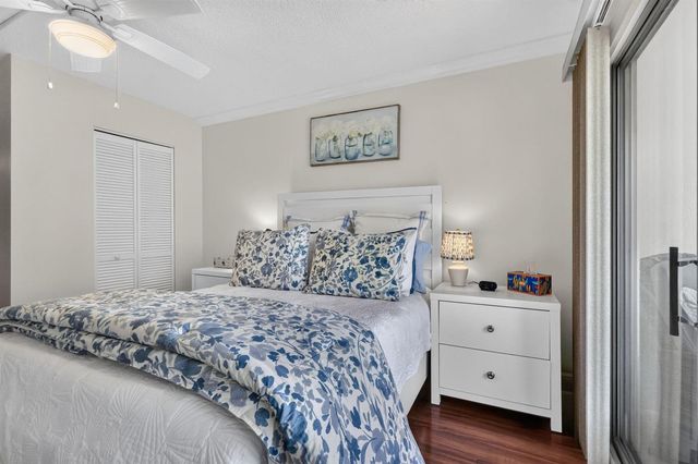 3951 Via Poinciana 209, Lake Worth, FL 33467