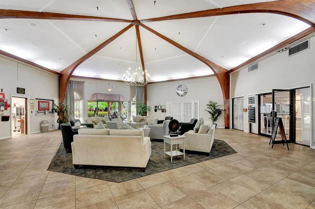 3951 Via Poinciana 209, Lake Worth, FL 33467