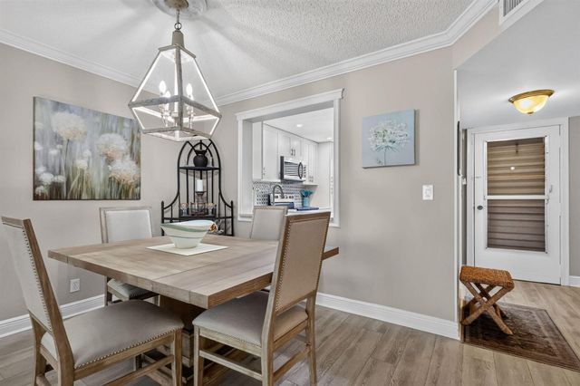 3951 Via Poinciana 209, Lake Worth, FL 33467