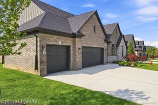 3333 Cornerstone Drive 68, Orion Charter Township, MI 48360