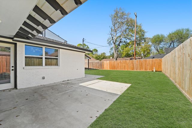 10722 Lynbrook Drive, Houston, TX 77042