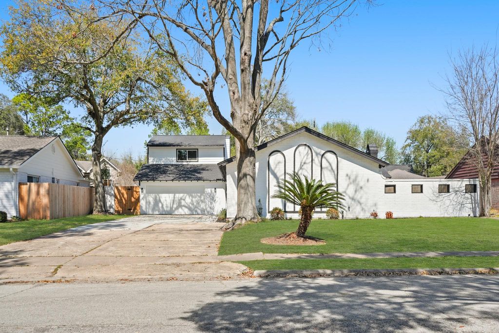 10722 Lynbrook Drive, Houston, TX 77042