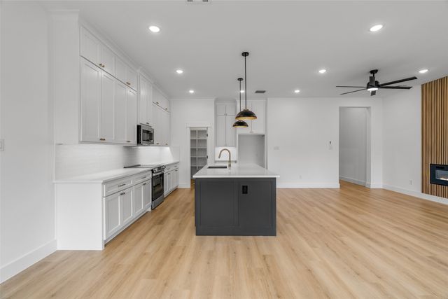 3007 Centaurus Way, Granbury, TX 76048