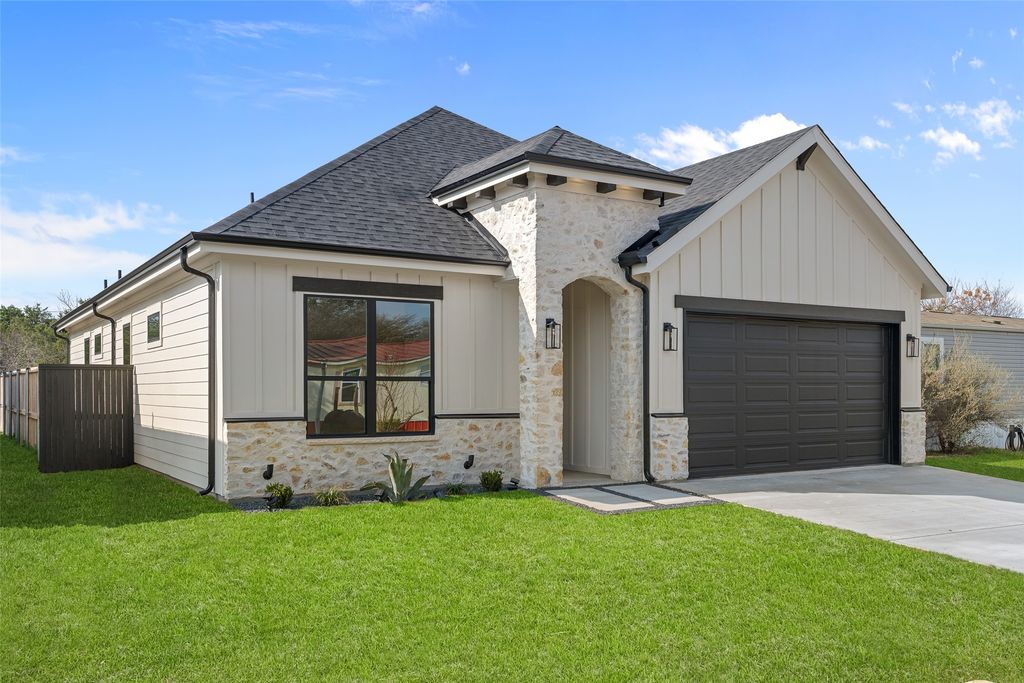 3007 Centaurus Way, Granbury, TX 76048