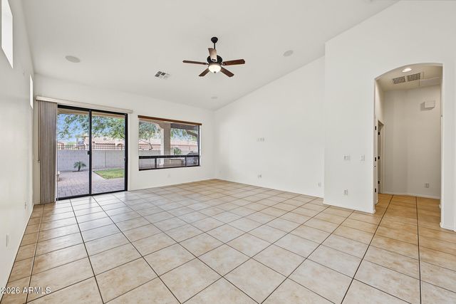 6843 E PEARL Street, Mesa, AZ 85207