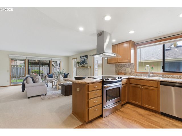 2211 Ne 156TH Ave, Portland, OR 97230