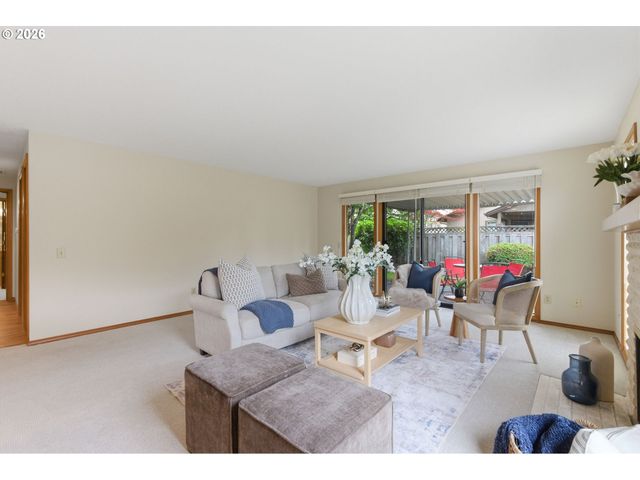 2211 Ne 156TH Ave, Portland, OR 97230
