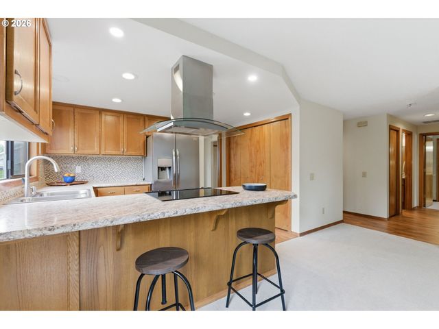2211 Ne 156TH Ave, Portland, OR 97230