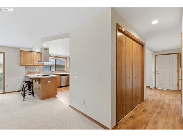 2211 Ne 156TH Ave, Portland, OR 97230
