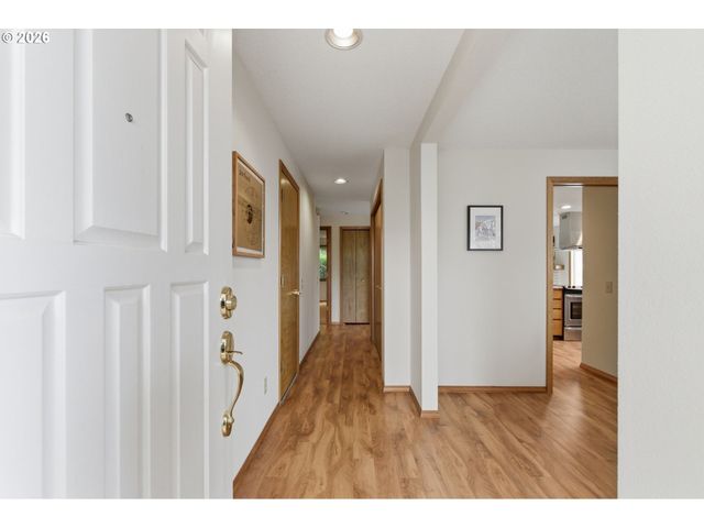 2211 Ne 156TH Ave, Portland, OR 97230