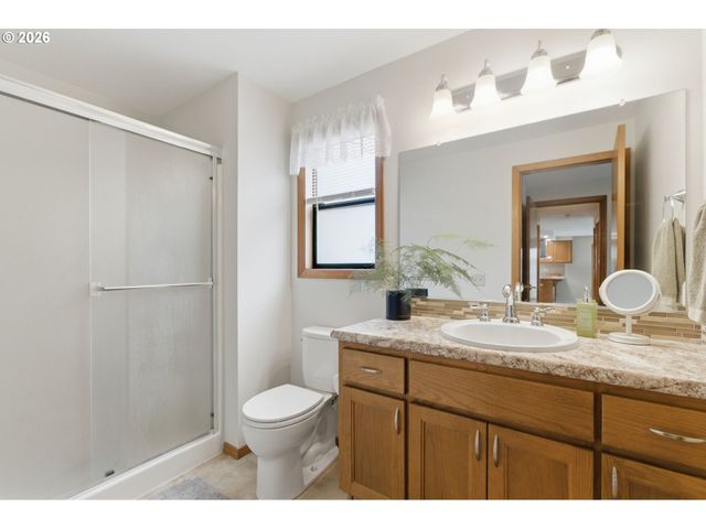 2211 Ne 156TH Ave, Portland, OR 97230