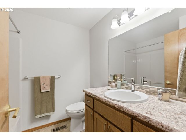 2211 Ne 156TH Ave, Portland, OR 97230
