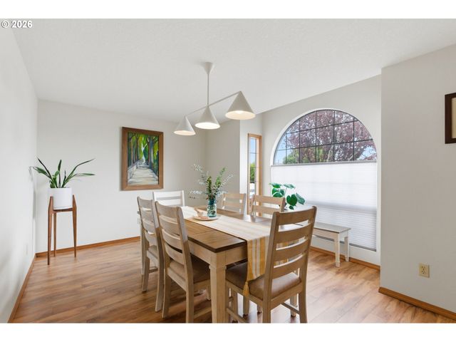 2211 Ne 156TH Ave, Portland, OR 97230