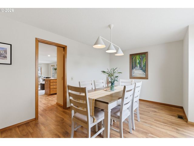 2211 Ne 156TH Ave, Portland, OR 97230