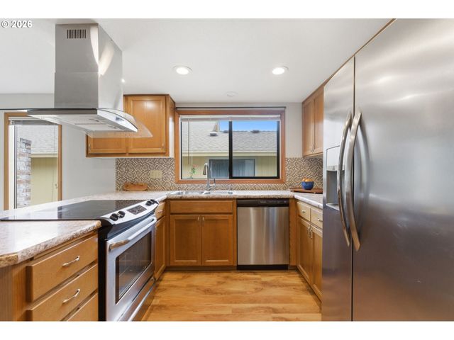 2211 Ne 156TH Ave, Portland, OR 97230