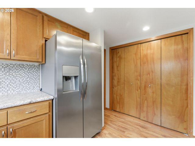 2211 Ne 156TH Ave, Portland, OR 97230