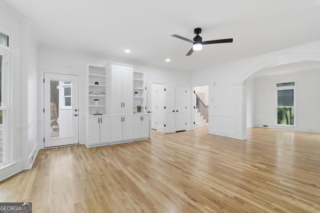 2211 Brooke Farm Trail, Atlanta, GA 30338