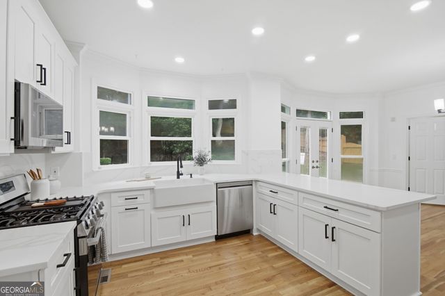 2211 Brooke Farm Trail, Atlanta, GA 30338