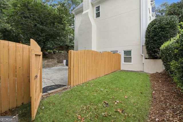 2211 Brooke Farm Trail, Atlanta, GA 30338