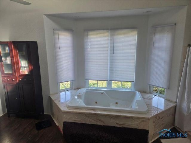 3121 County Road Ef, Swanton, OH 43558