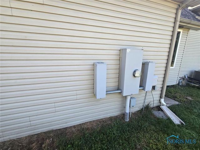 3121 County Road Ef, Swanton, OH 43558