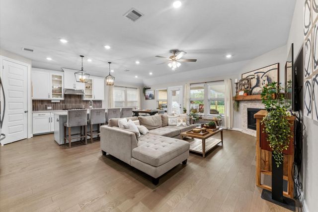 2185 Woodland Pine Drive, Conroe, TX 77384