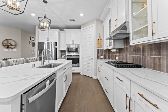 2185 Woodland Pine Drive, Conroe, TX 77384
