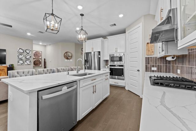 2185 Woodland Pine Drive, Conroe, TX 77384