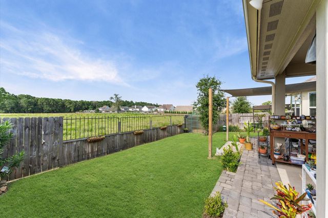 2185 Woodland Pine Drive, Conroe, TX 77384