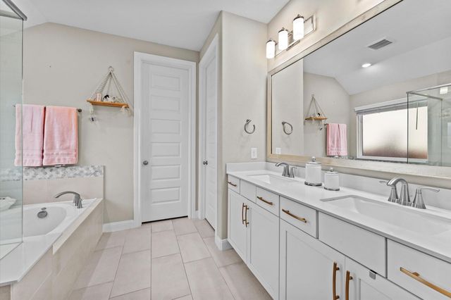 2185 Woodland Pine Drive, Conroe, TX 77384