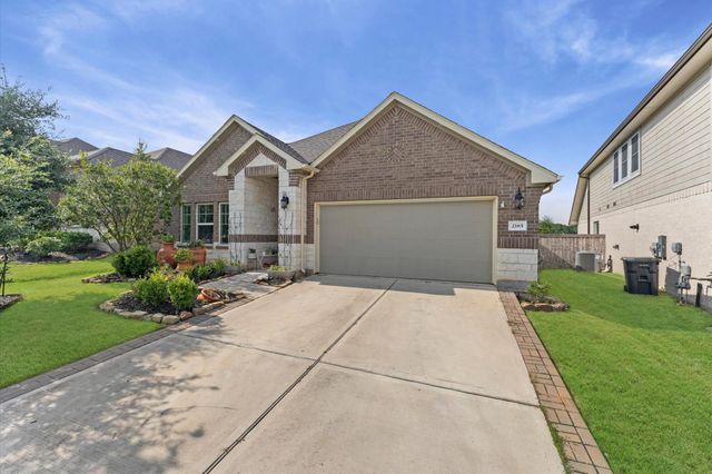 2185 Woodland Pine Drive, Conroe, TX 77384