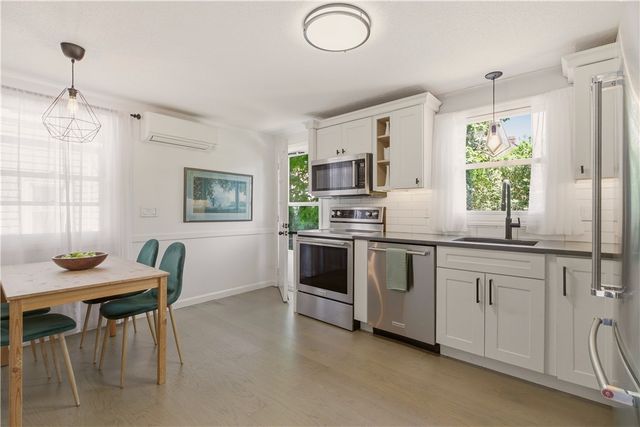 13 Tilley Avenue B, Newport, RI 02840
