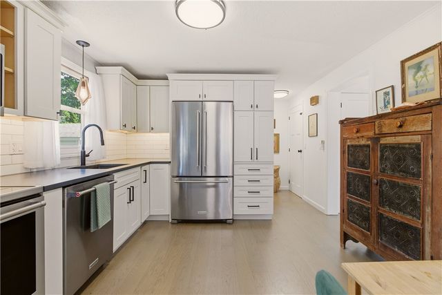 13 Tilley Avenue B, Newport, RI 02840
