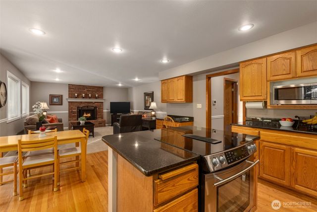 19318 SE 328th Place, Kent, WA 98042