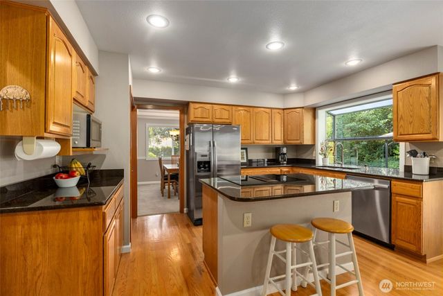 19318 SE 328th Place, Kent, WA 98042